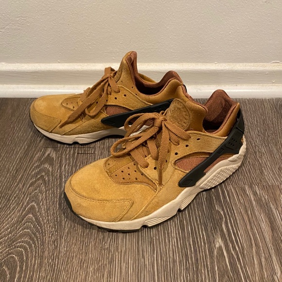 Nike Air Huarache Premium in Tan - Picture 1 of 7